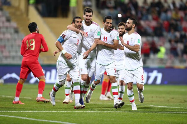خطر سقوط بیخ گوش تیم‌ملی