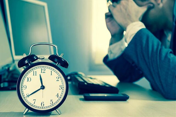 حضور ۱۰۰ درصدی کارکنان در پایتخت قرمز!