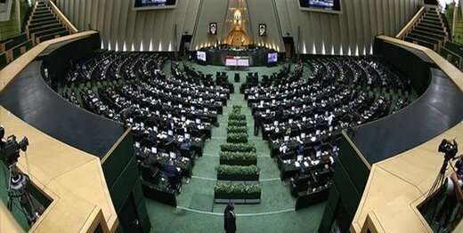 طراحان استیضاح رئیس جمهور، با موضع رهبرانقلاب چه می کنند؟