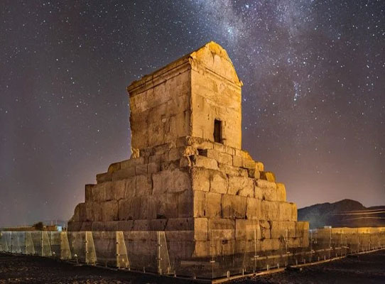 همه چیز درباره آرامگاه کوروش کبیر