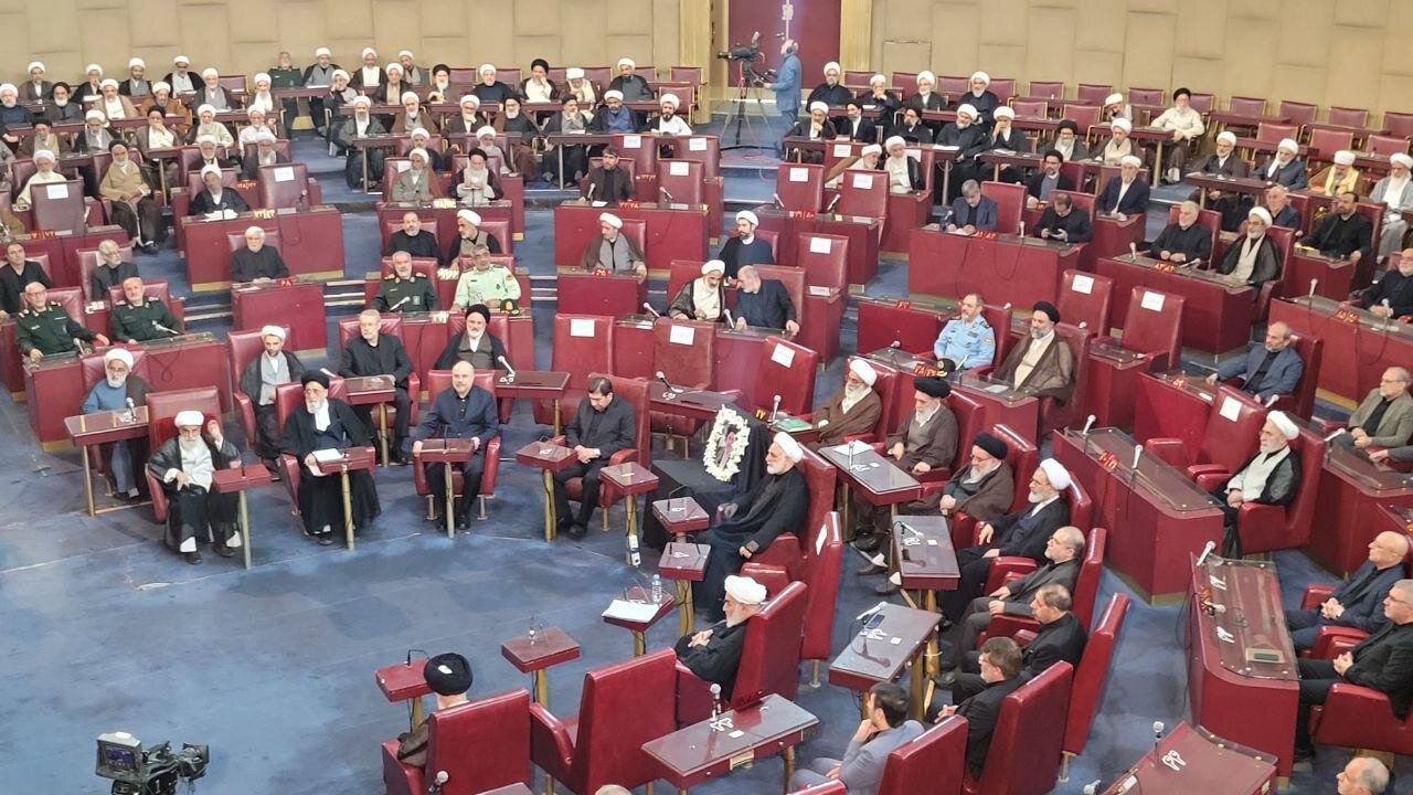 آیت الله موحدی کرمانی رئیس خبرگان ششم با ۶۶ درصد آراء شوک به جامعه مدرسین یا یک توافق بین جامعتین
